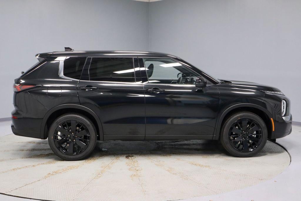 2026 Mitsubishi Outlander LE
