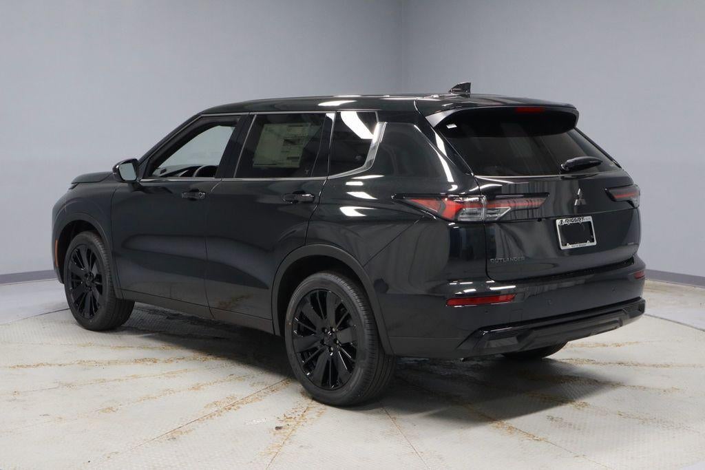 2026 Mitsubishi Outlander LE