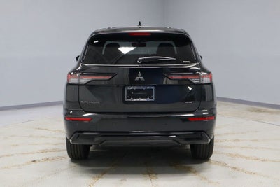 2026 Mitsubishi Outlander LE