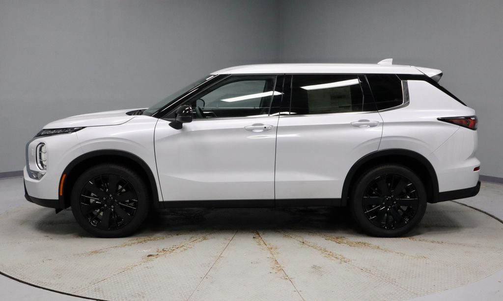 2026 Mitsubishi Outlander LE