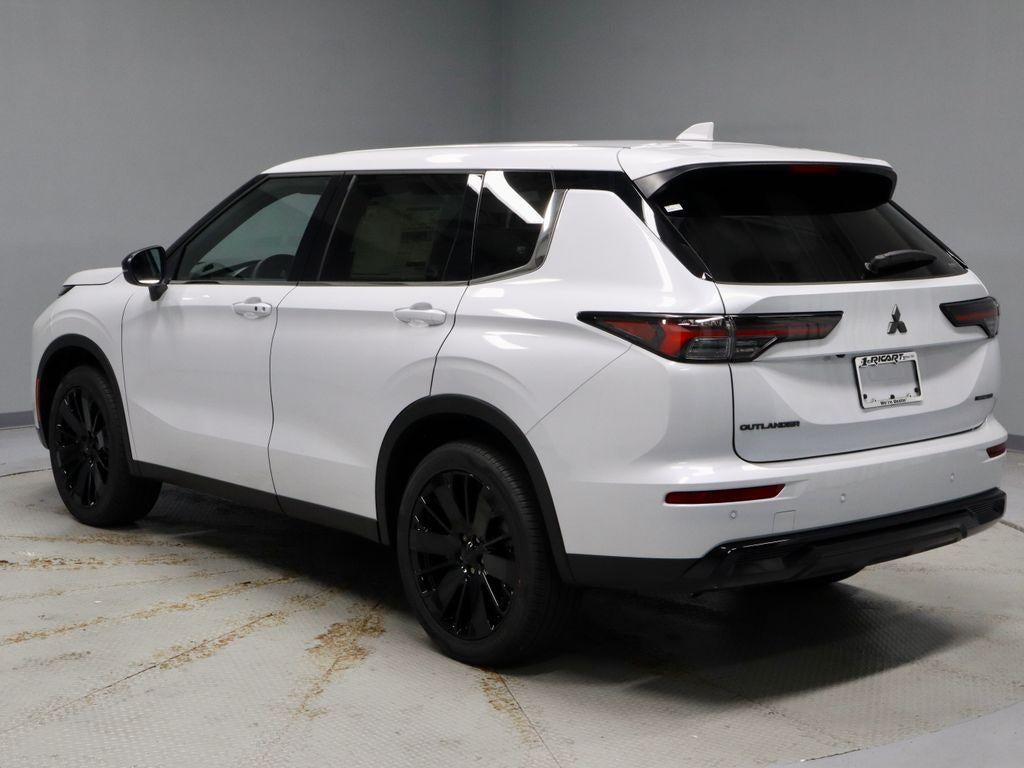2026 Mitsubishi Outlander LE