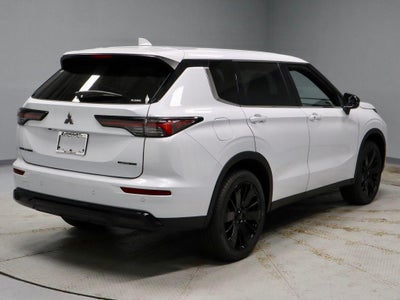 2026 Mitsubishi Outlander LE