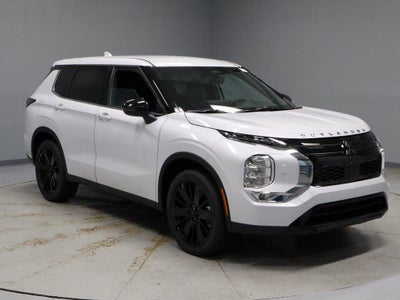 2026 Mitsubishi Outlander LE