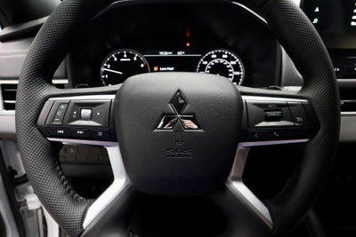 2026 Mitsubishi Outlander LE