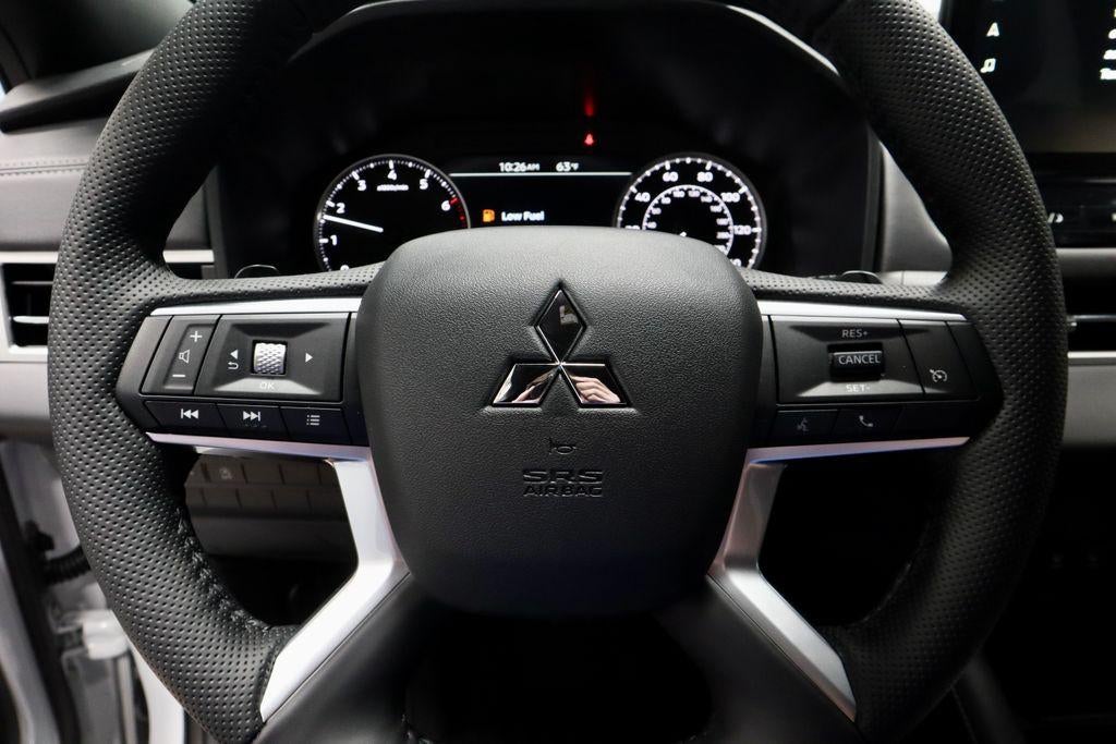 2026 Mitsubishi Outlander LE