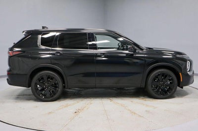 2026 Mitsubishi Outlander LE