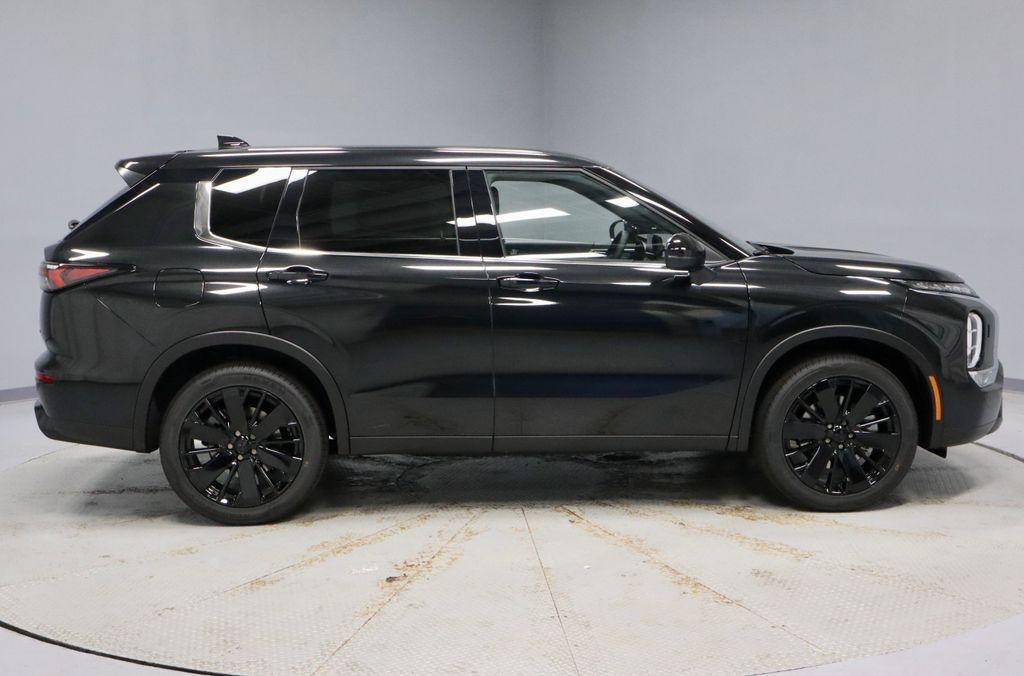 2026 Mitsubishi Outlander LE