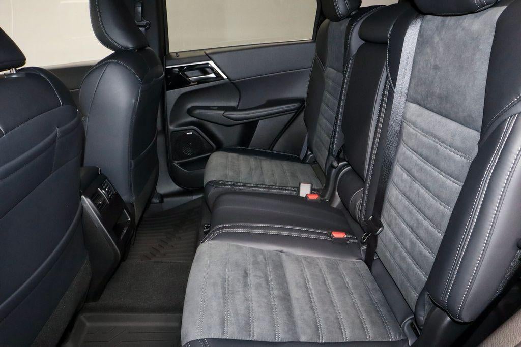 2026 Mitsubishi Outlander LE