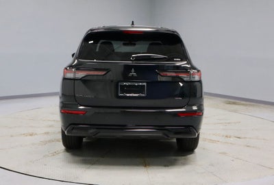 2026 Mitsubishi Outlander LE