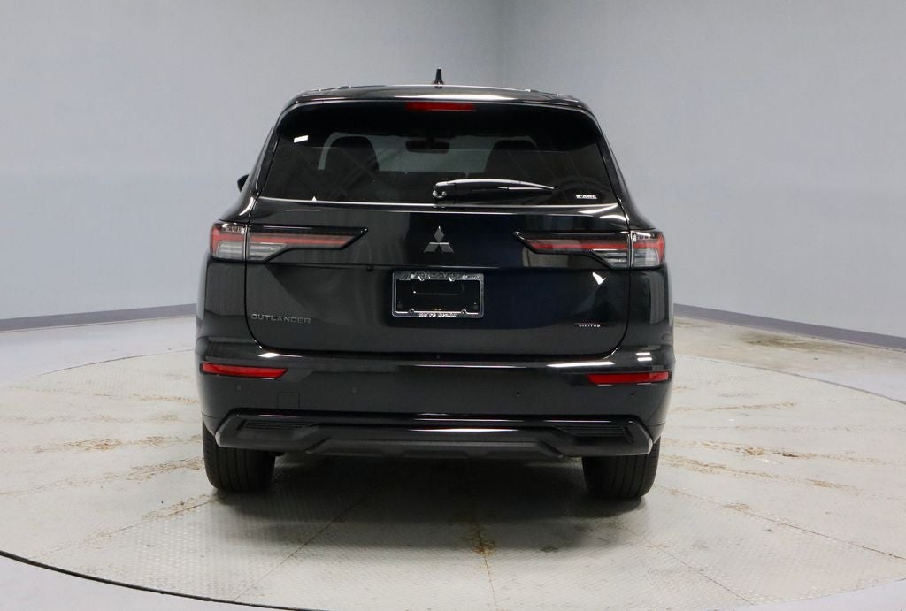 2026 Mitsubishi Outlander LE