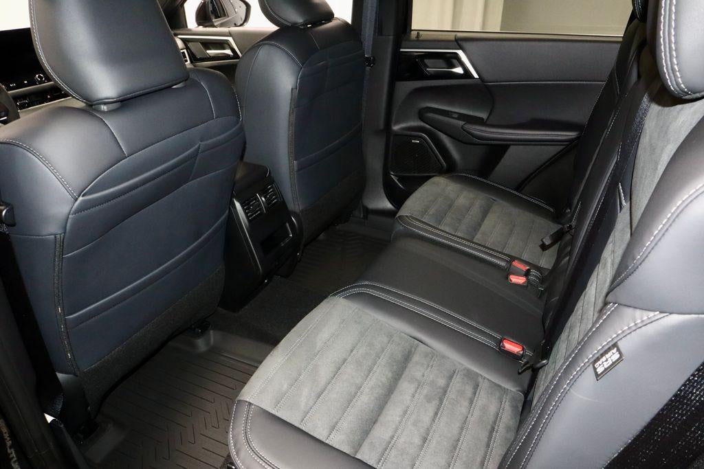 2026 Mitsubishi Outlander LE