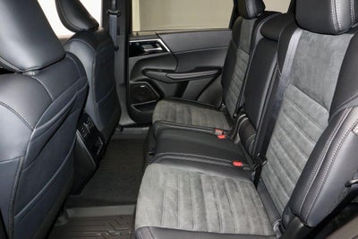 2026 Mitsubishi Outlander LE