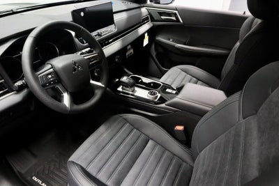 2026 Mitsubishi Outlander LE