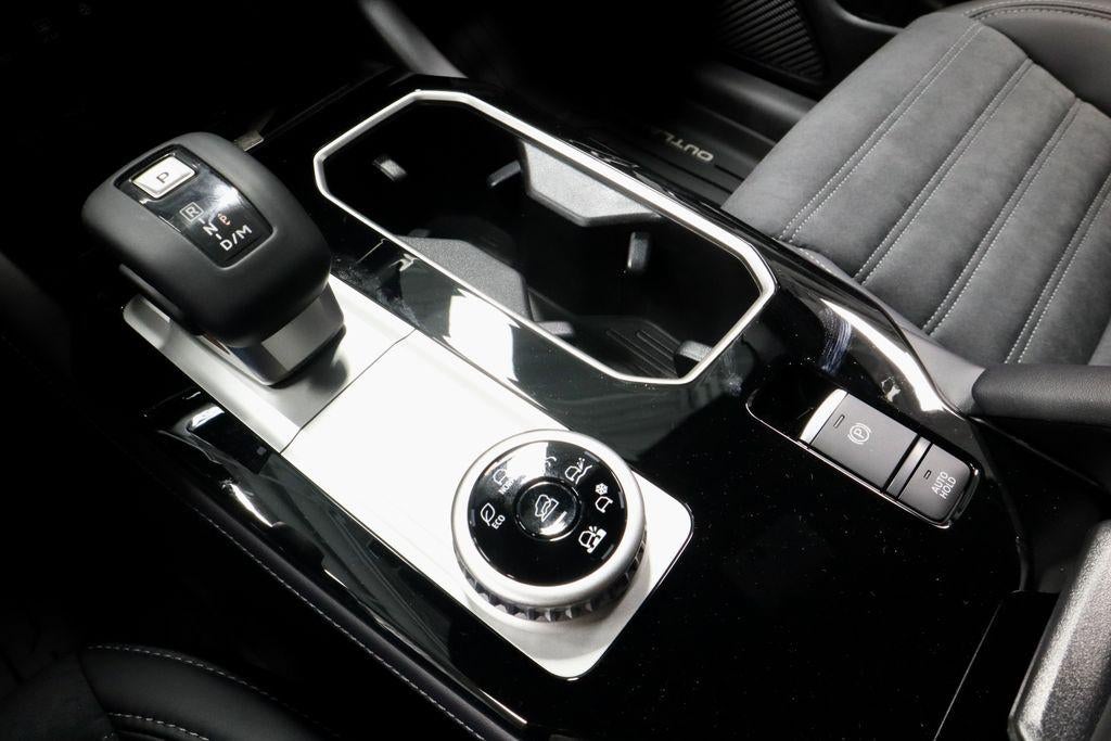 2026 Mitsubishi Outlander LE