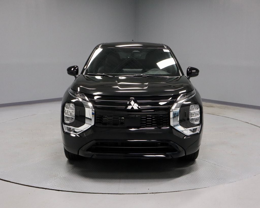 2026 Mitsubishi Outlander LE