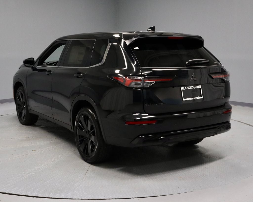 2026 Mitsubishi Outlander LE