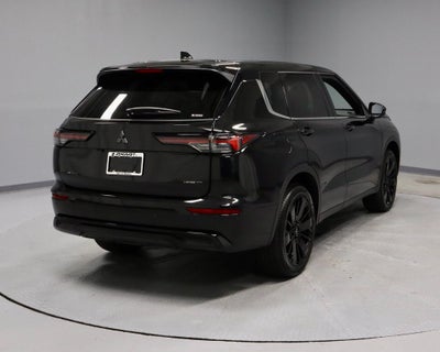 2026 Mitsubishi Outlander LE
