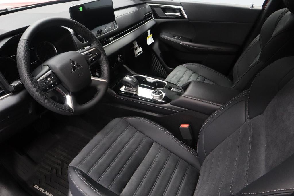 2026 Mitsubishi Outlander LE