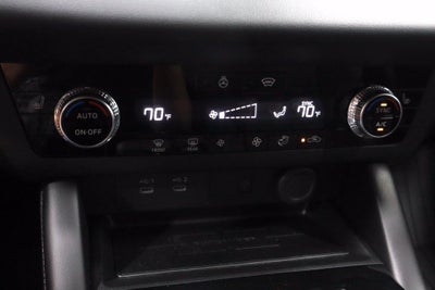 2026 Mitsubishi Outlander LE