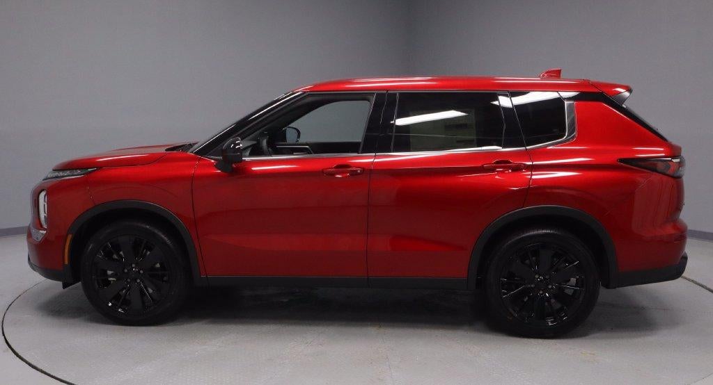 2026 Mitsubishi Outlander LE