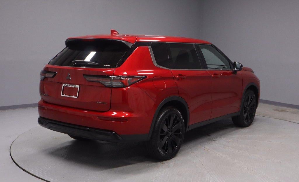 2026 Mitsubishi Outlander LE