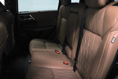 2026 Mitsubishi Outlander Plug-In Hybrid SEL