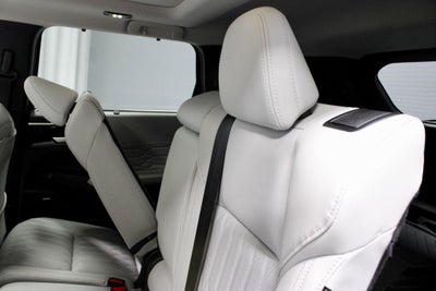 2026 Mitsubishi Outlander Plug-In Hybrid SEL