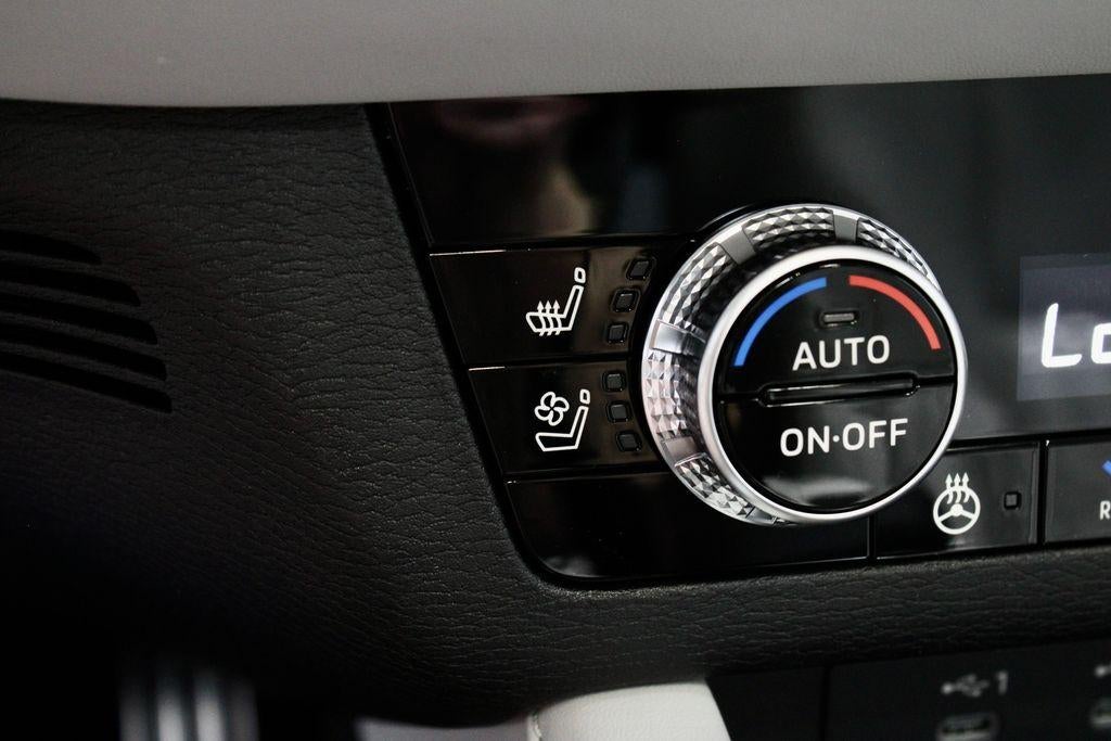 2026 Mitsubishi Outlander Plug-In Hybrid SEL