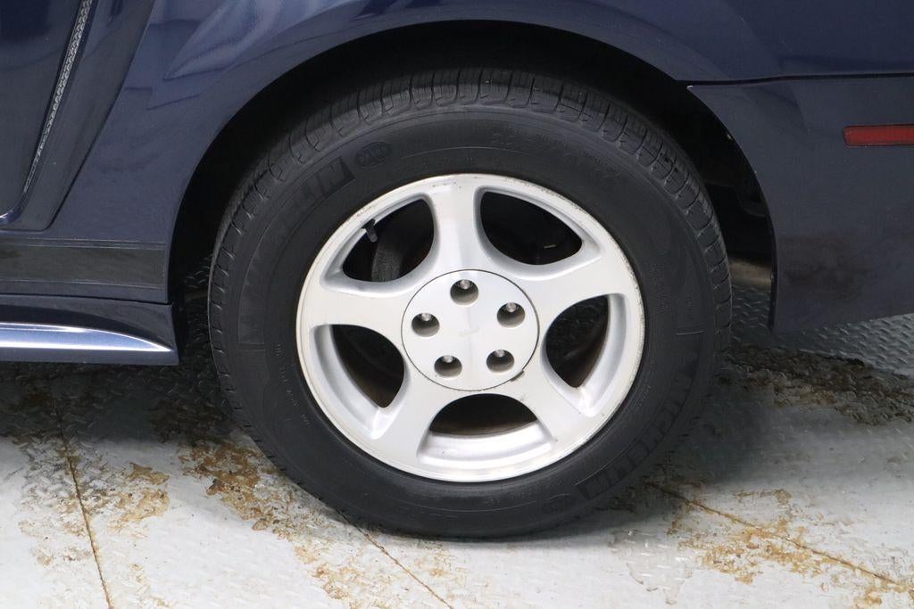 2002 Ford Mustang V6