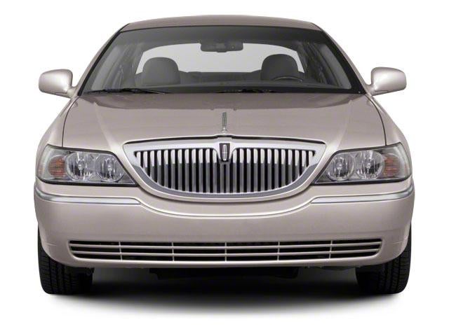 2011 Lincoln Town Car Signature Limited
