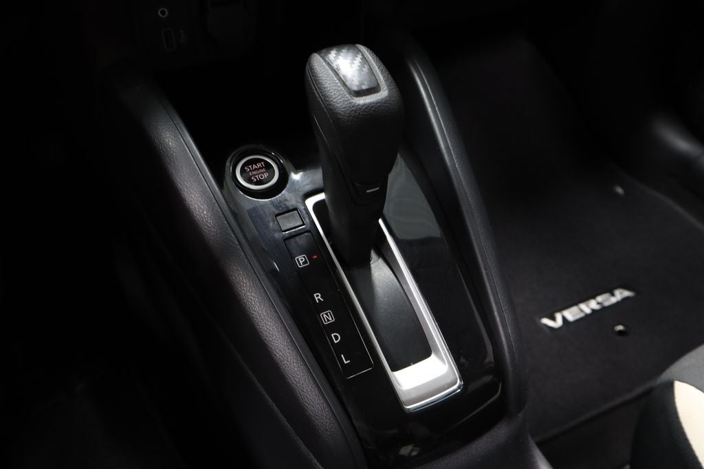 2022 Nissan Versa SV
