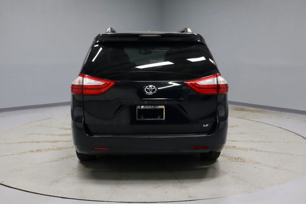 2016 Toyota Sienna LE