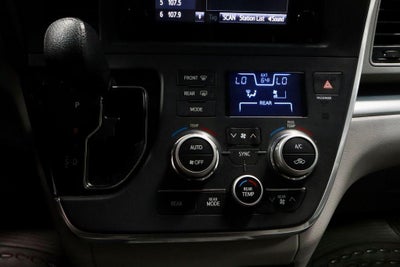 2016 Toyota Sienna LE