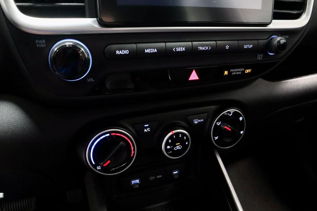 2023 Hyundai VENUE SE