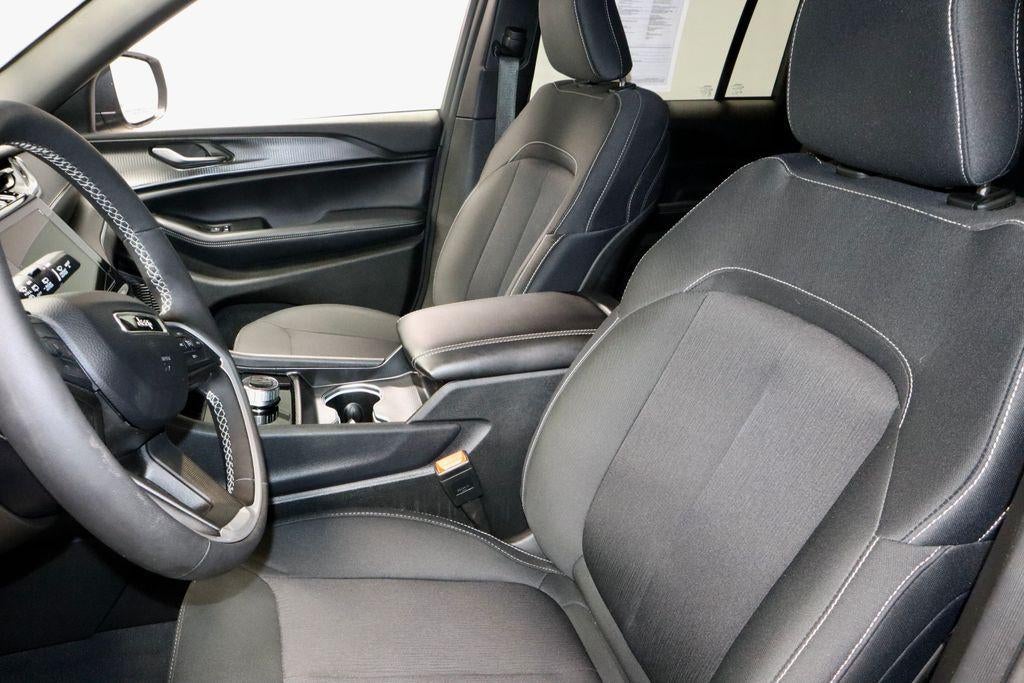 2024 Jeep Grand Cherokee Laredo X 4x4