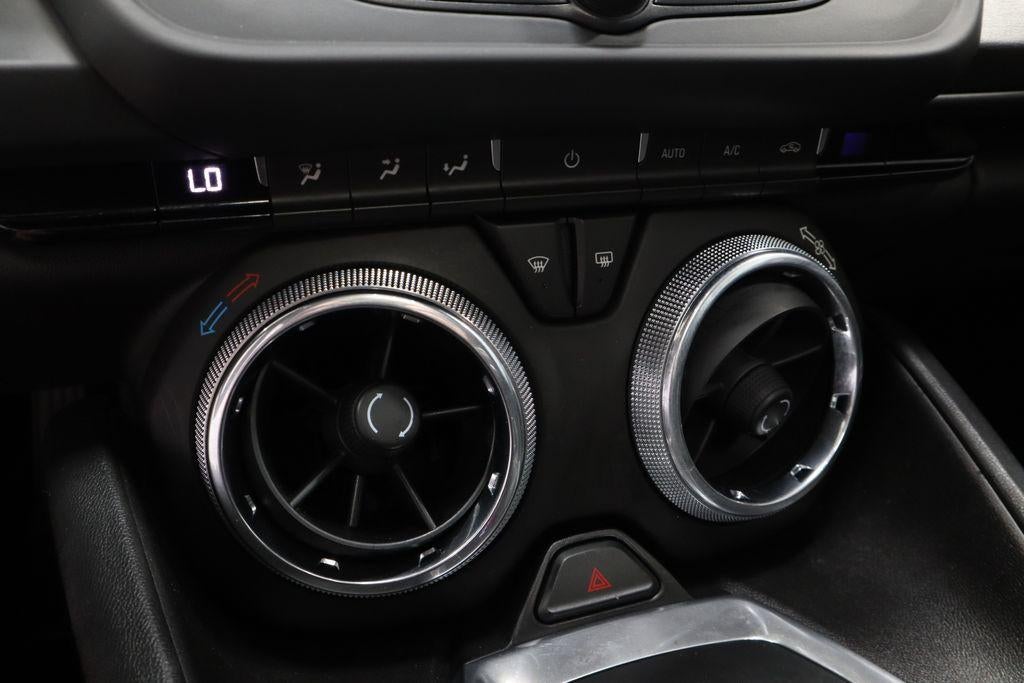 2018 Chevrolet Camaro 2dr Coupe 1LT