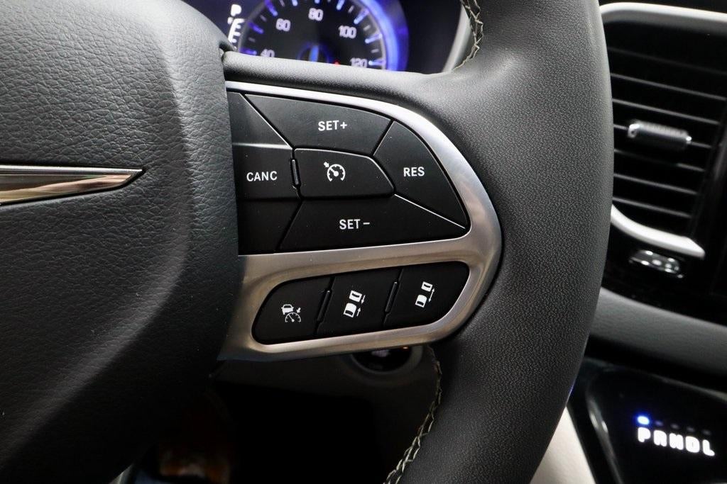 2023 Chrysler Pacifica Touring L FWD