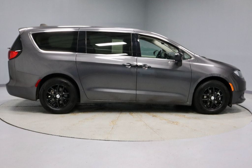 2023 Chrysler Voyager LX FWD