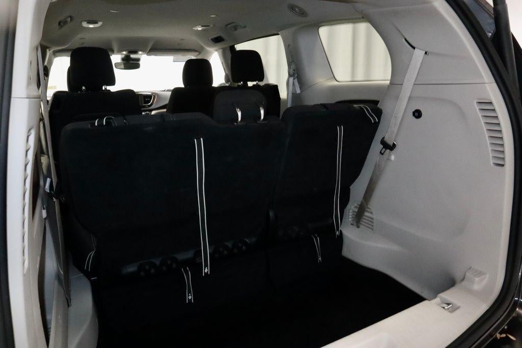 2023 Chrysler Voyager LX FWD