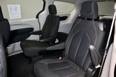 2023 Chrysler Voyager LX FWD