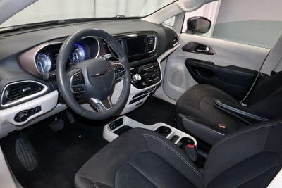 2023 Chrysler Voyager LX FWD