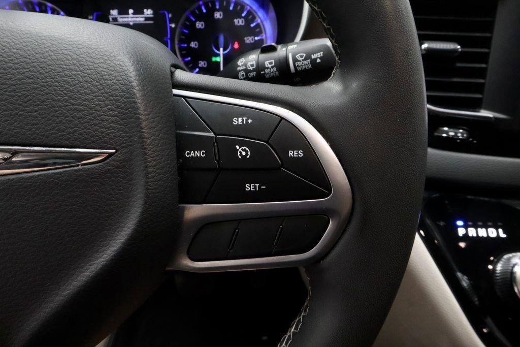 2023 Chrysler Voyager LX FWD