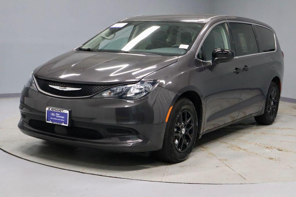 2023 Chrysler Voyager LX FWD