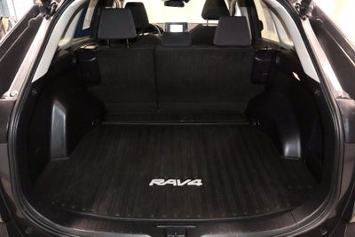 2020 Toyota RAV4 XLE AWD (Natl)