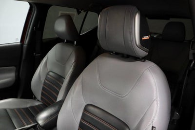 2023 Nissan Kicks SR FWD