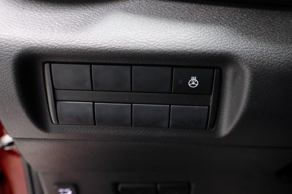 2023 Nissan Kicks SR FWD