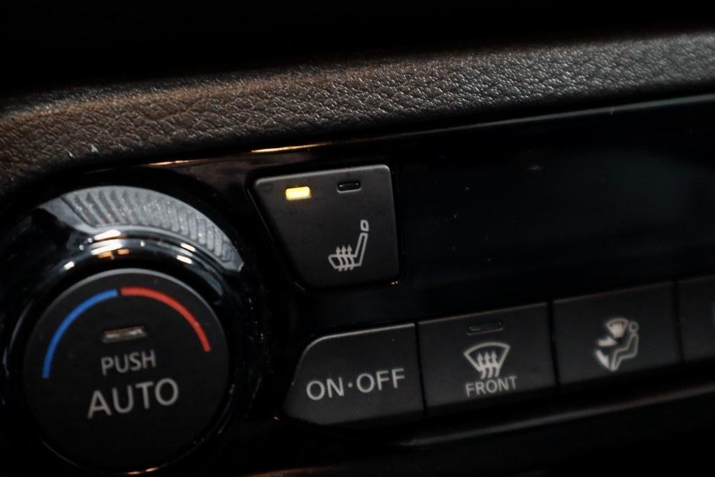 2023 Nissan Kicks SR FWD