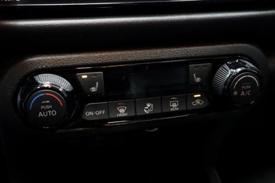 2023 Nissan Kicks SR FWD