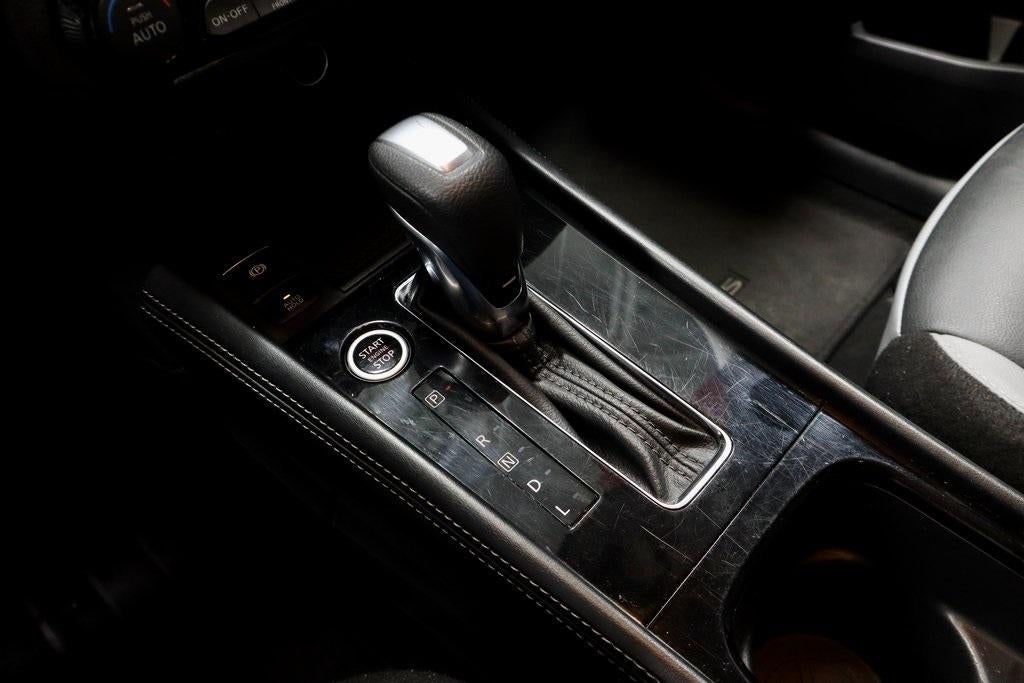 2023 Nissan Kicks SR FWD