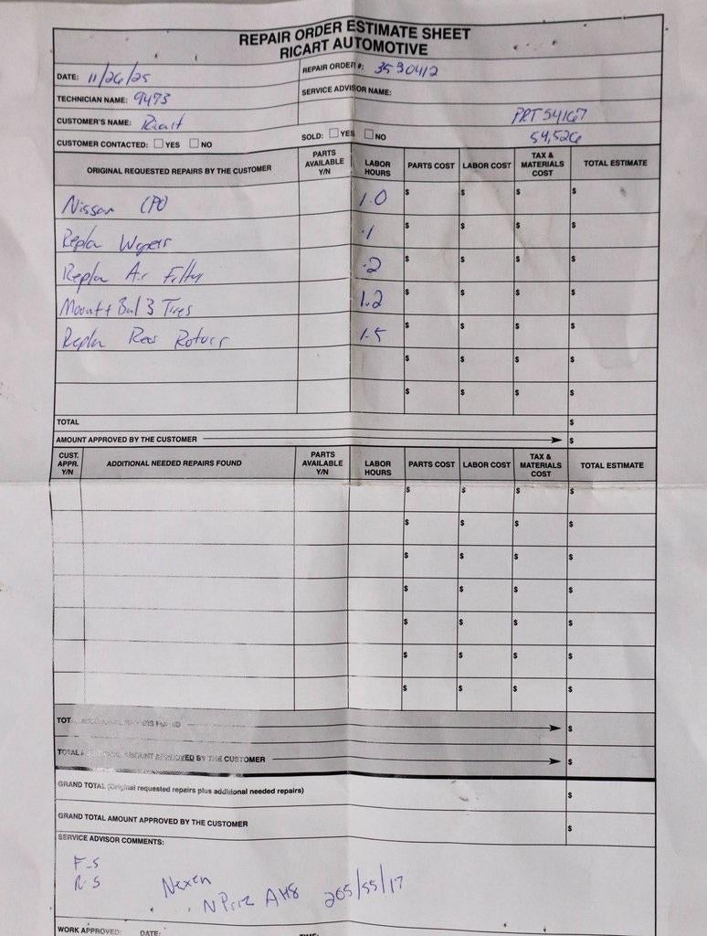 2023 Nissan Kicks SR FWD